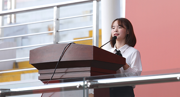 陈阳芳同学作为老生代表发言 陈阳芳同学作为老生代表发言