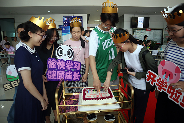 新生生日会现场 新生生日会现场