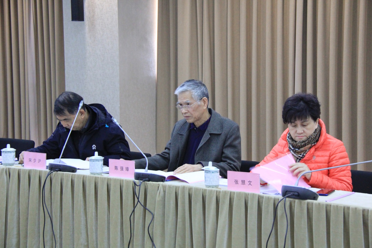 校外专家听取汇报 校外专家听取汇报