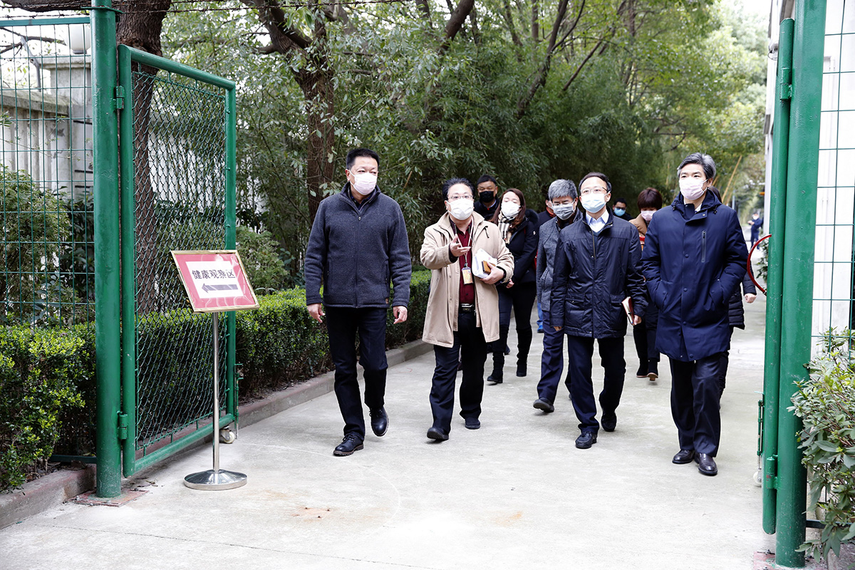 杨伟人一行检查疫情防控工作 杨伟人一行检查疫情防控工作