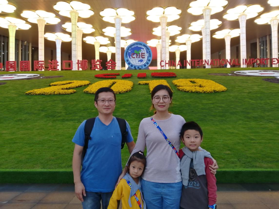 焦玥 孙晓东获"上海市教育系统第十二届比翼双飞模范佳侣提名奖" 焦玥 孙晓东获"上海市教育系统第十二届比翼双飞模范佳侣提名奖"
