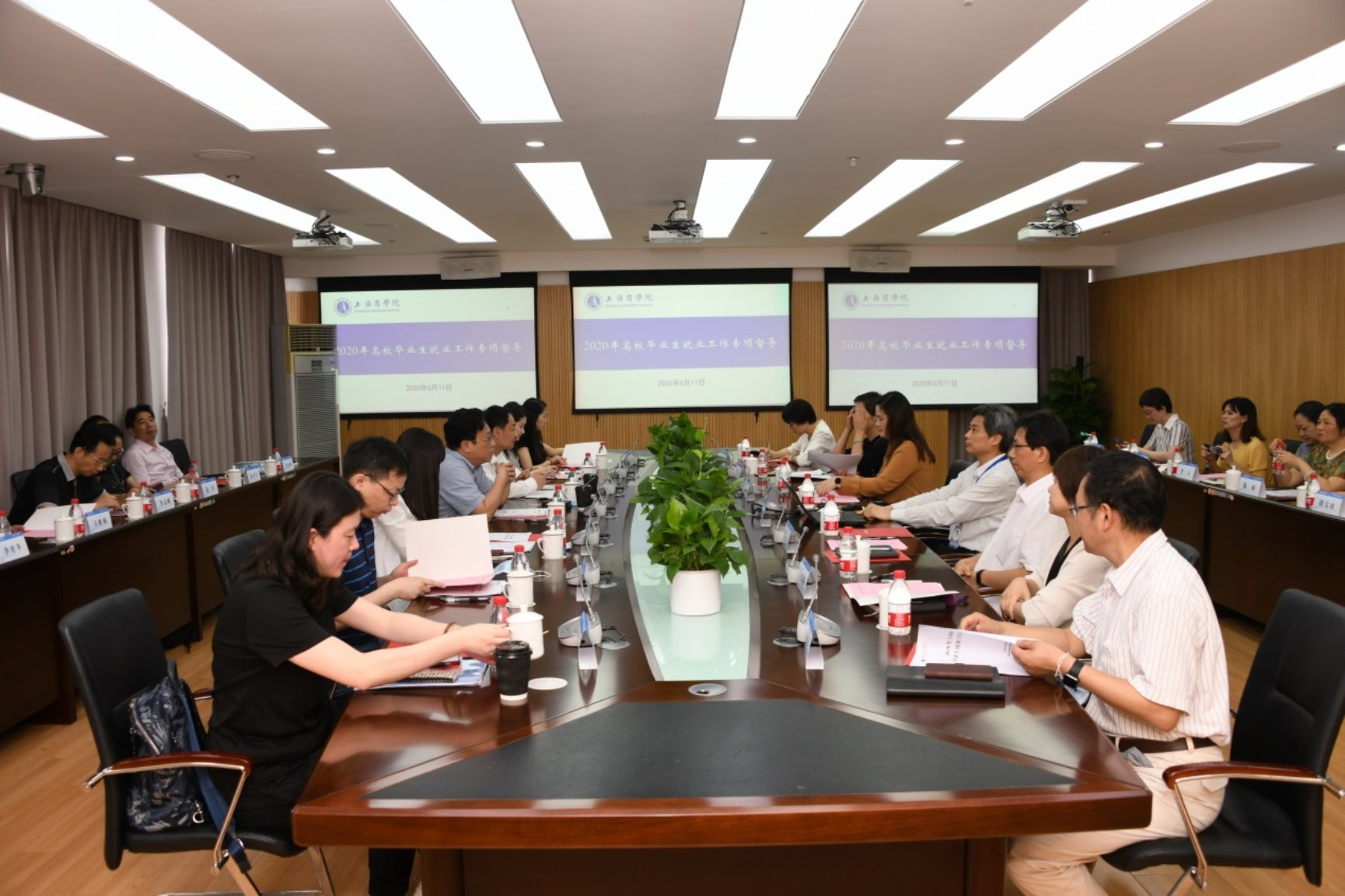 图为毕业生就业专项工作督查指导现场 图为毕业生就业专项工作督查指导现场