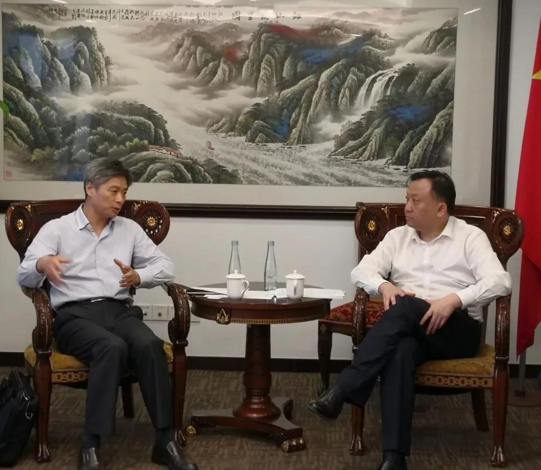 图为交流现场 图为交流现场