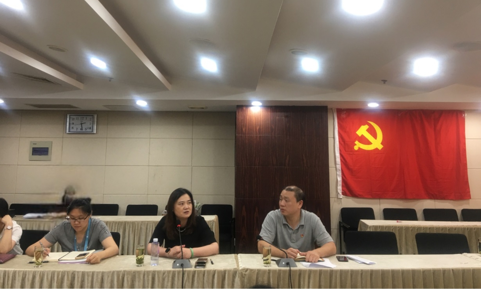 校党委副书记、副校长翁德玮参加并指导本次专题学习 校党委副书记、副校长翁德玮参加并指导本次专题学习