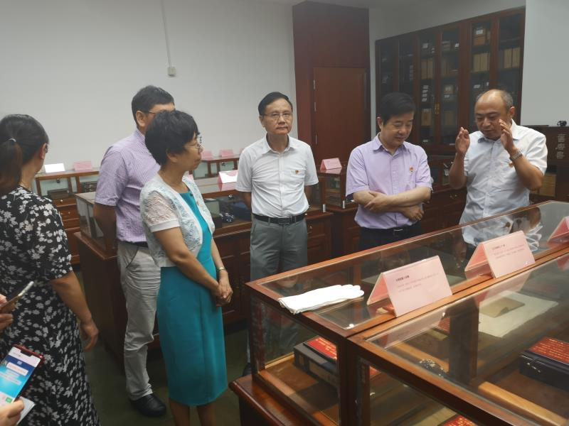 图为活动现场 图为活动现场