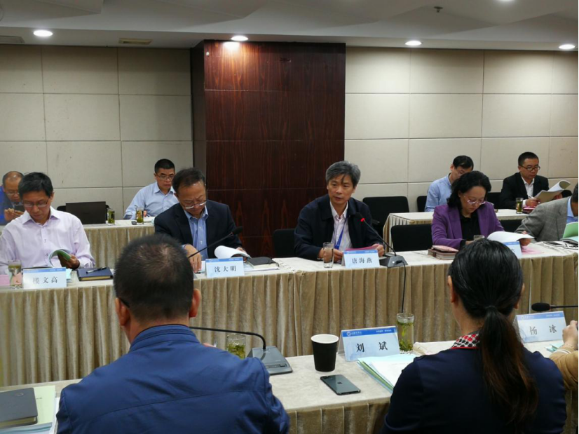 图为唐海燕作总结讲话 图为唐海燕作总结讲话