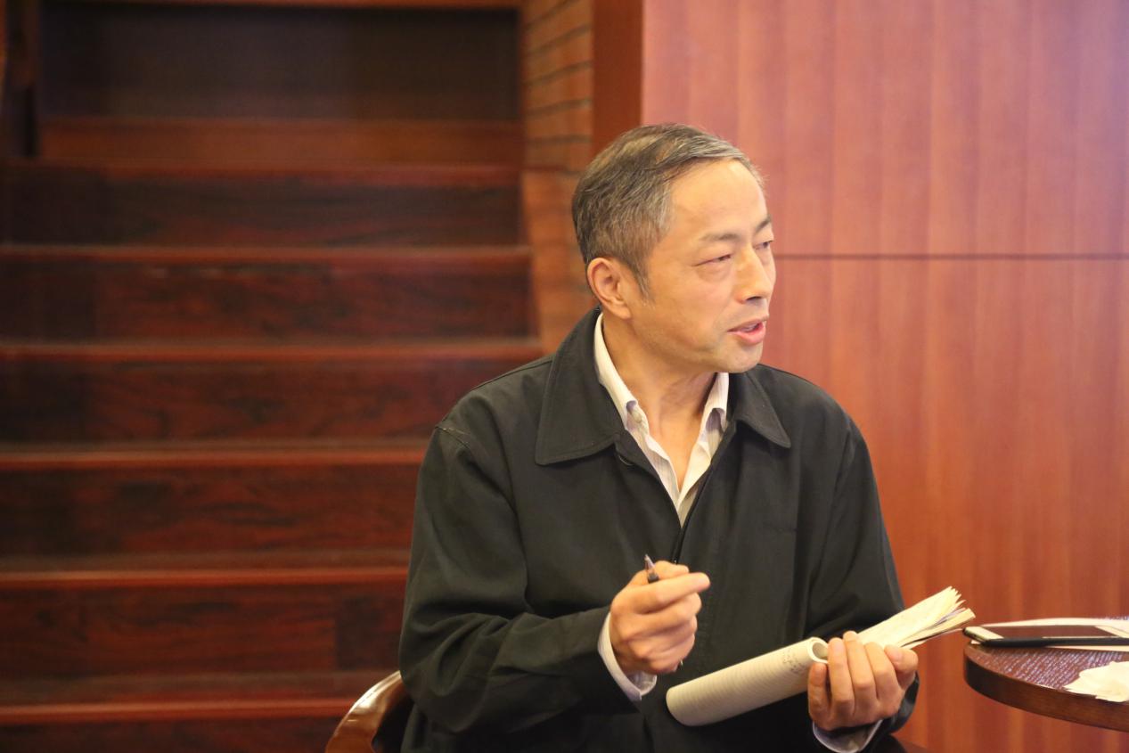 图为高等技术学院、继续教育学院联合党总支教职工第二党支部书记张喜明在交流发言 图为高等技术学院、继续教育学院联合党总支教职工第二党支部书记张喜明在交流发言