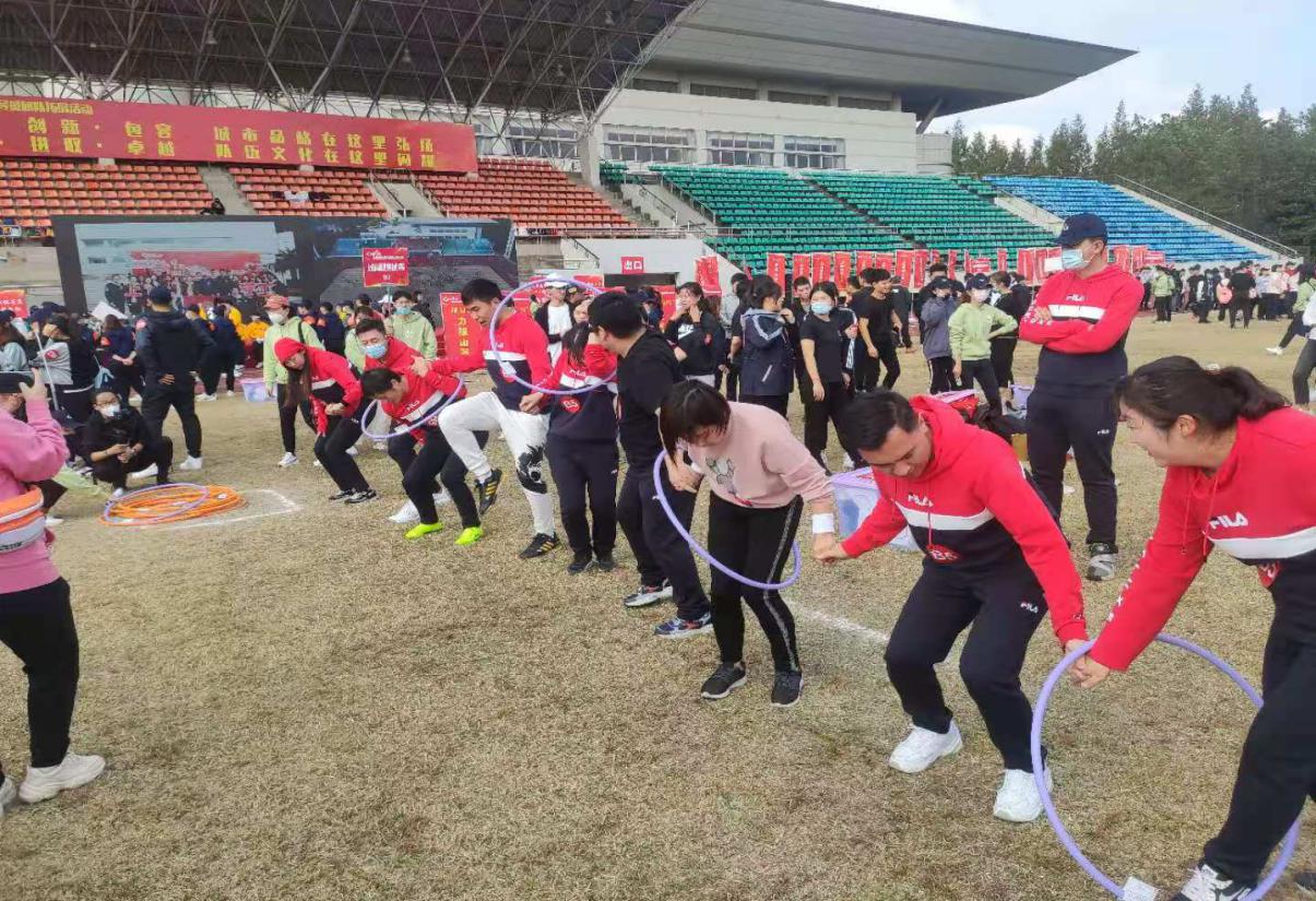 图为比赛现场 图为比赛现场