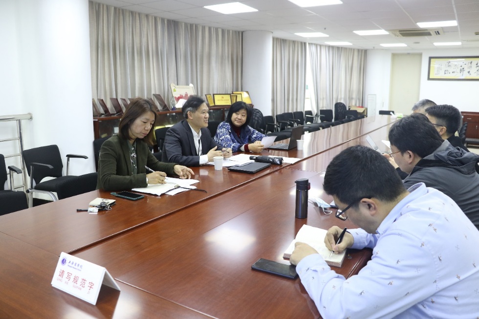 图为张绍华副校长到商务信息学院走访调研 图为张绍华副校长到商务信息学院走访调研