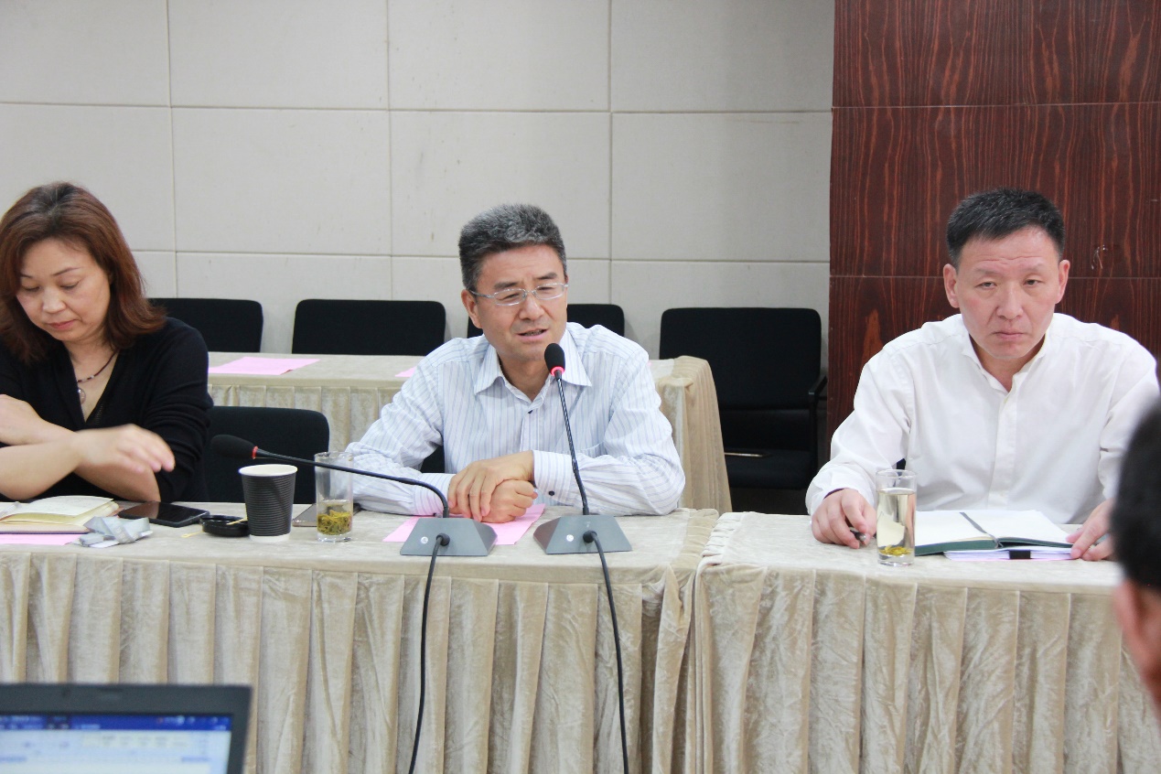 图为副校长陈剑峰讲话 图为副校长陈剑峰讲话