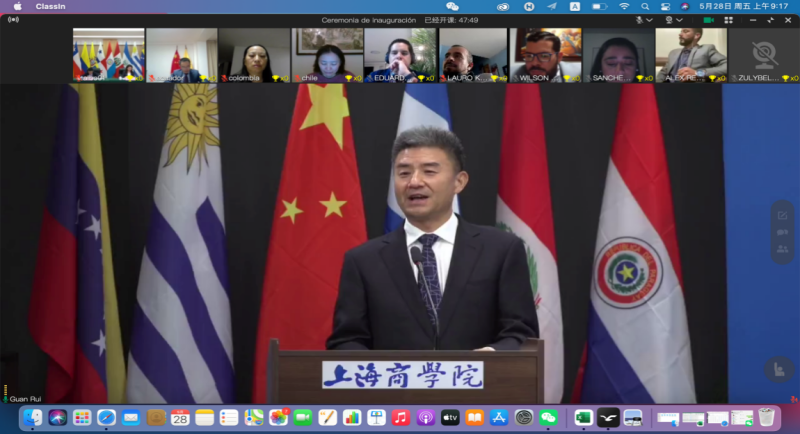 图为陈剑峰副校长讲话 图为陈剑峰副校长讲话