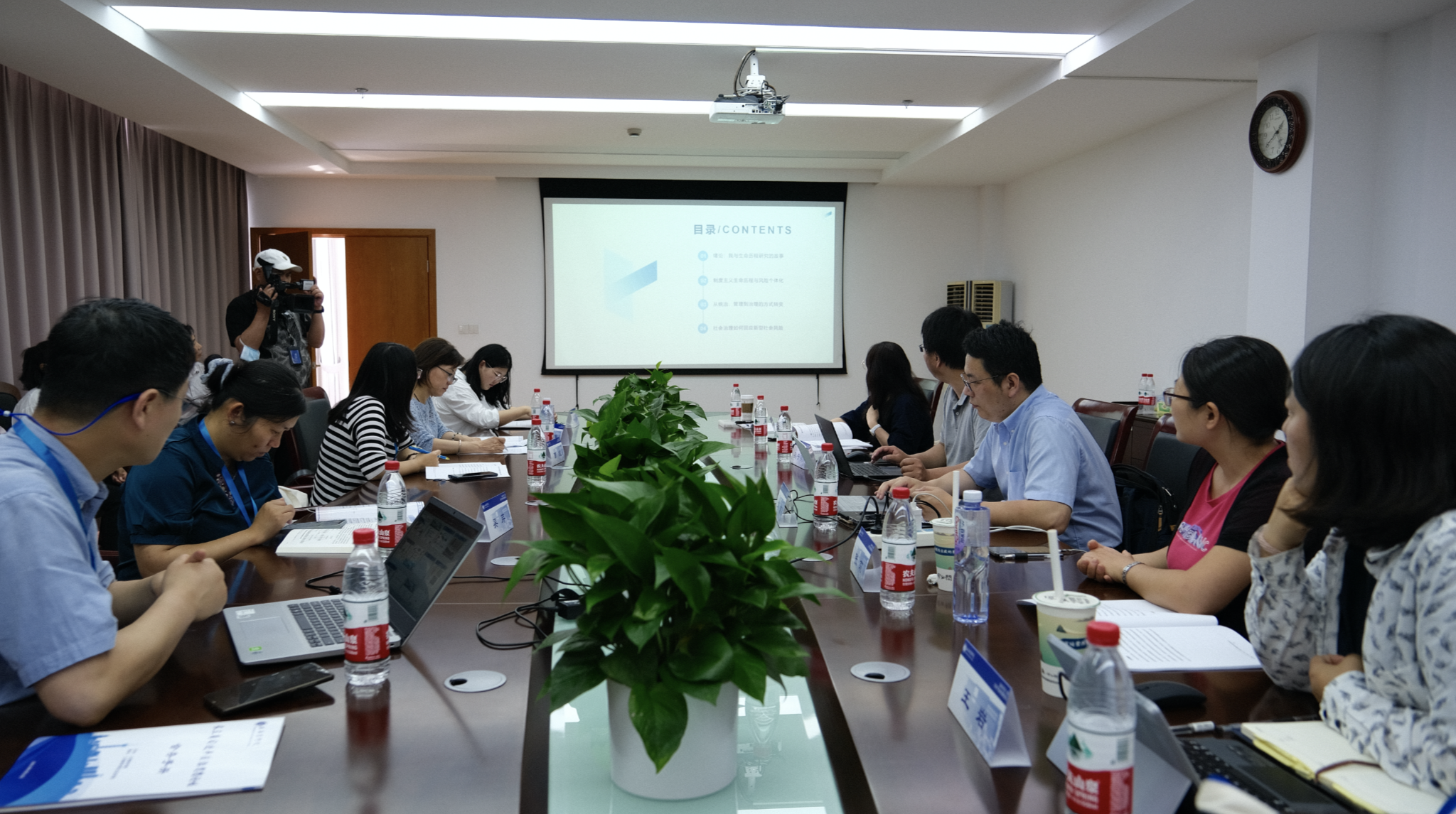 分论坛中与会教师交流现场 分论坛中与会教师交流现场