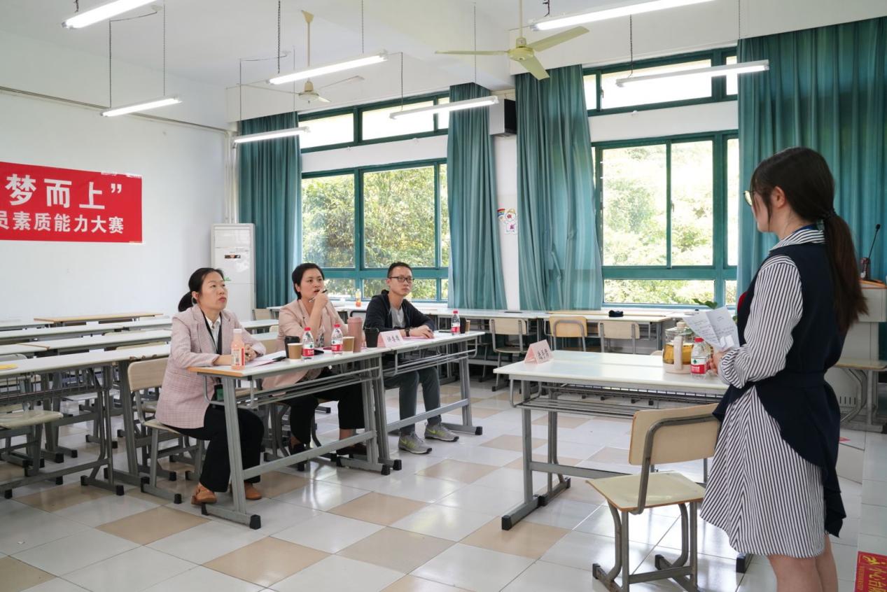 图为复赛现场 图为复赛现场