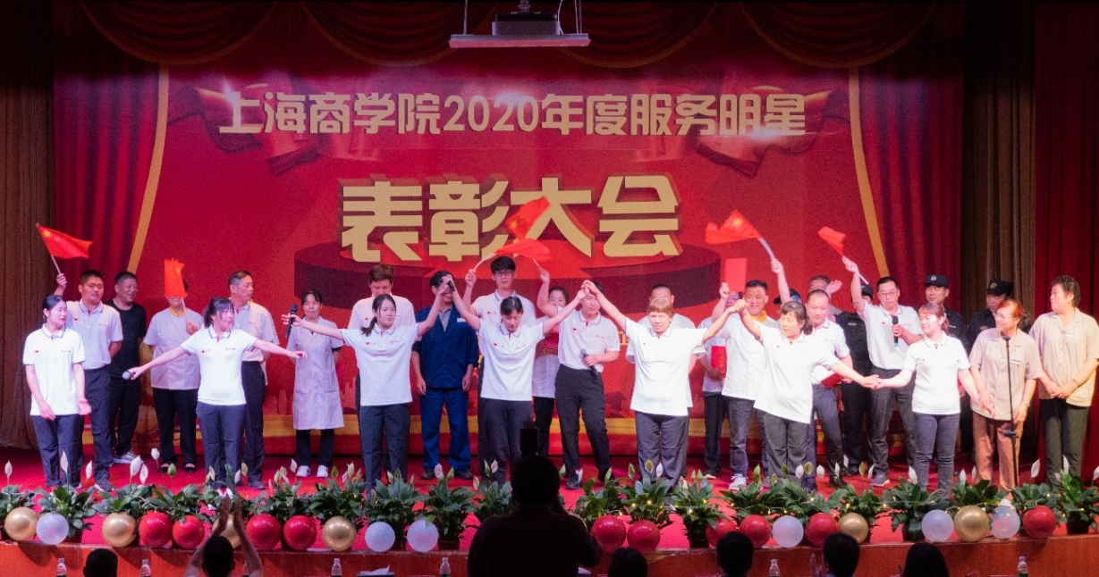 图为大合唱《走进新时代》表演 图为大合唱《走进新时代》表演