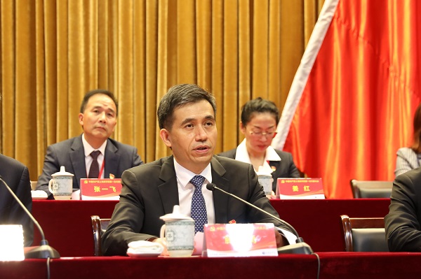 图为中共上海市教育卫生工作委员会副书记滕建勇讲话 图为中共上海市教育卫生工作委员会副书记滕建勇讲话