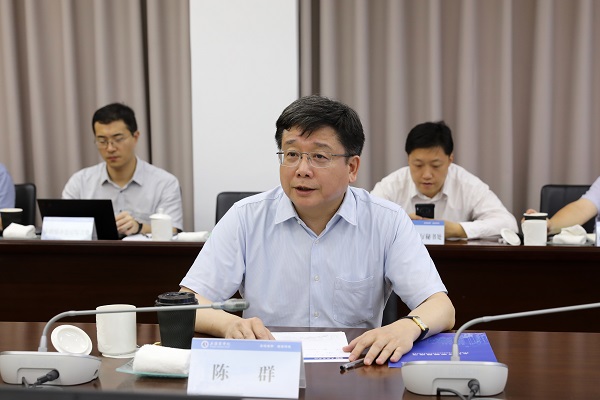 图为副市长陈群讲话