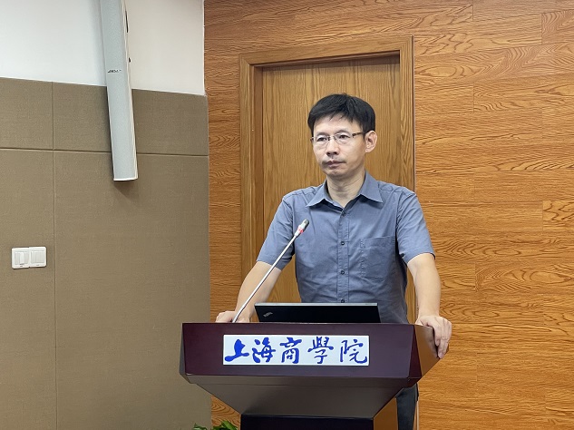 图为阮青松发言 图为阮青松发言