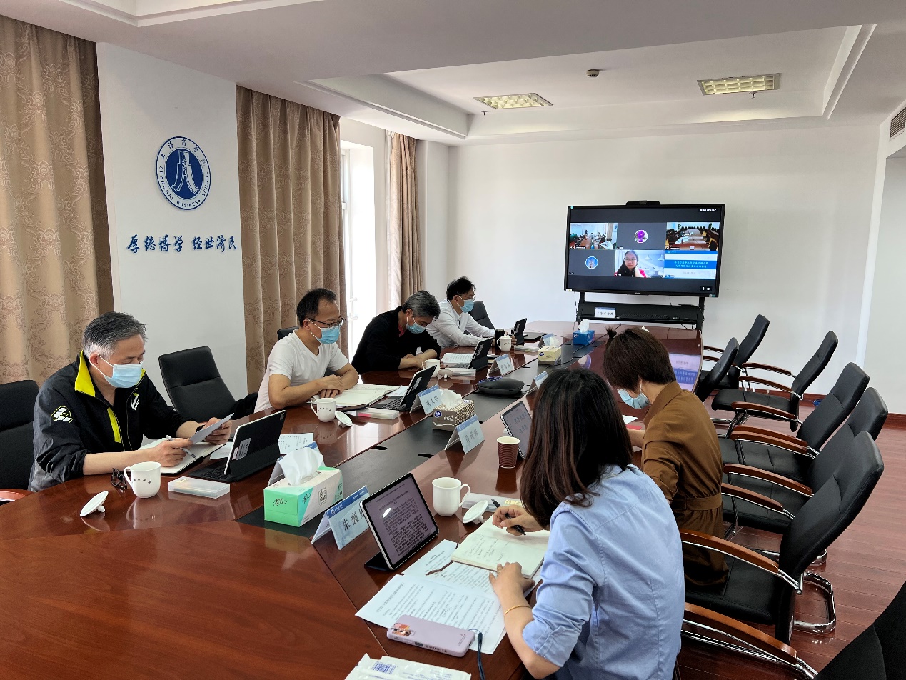 学校召开党委常委会,专题学习习近平总书记考察中国人民大学时重要讲话精神。 学校召开党委常委会,专题学习习近平总书记考察中国人民大学时重要讲话精神。