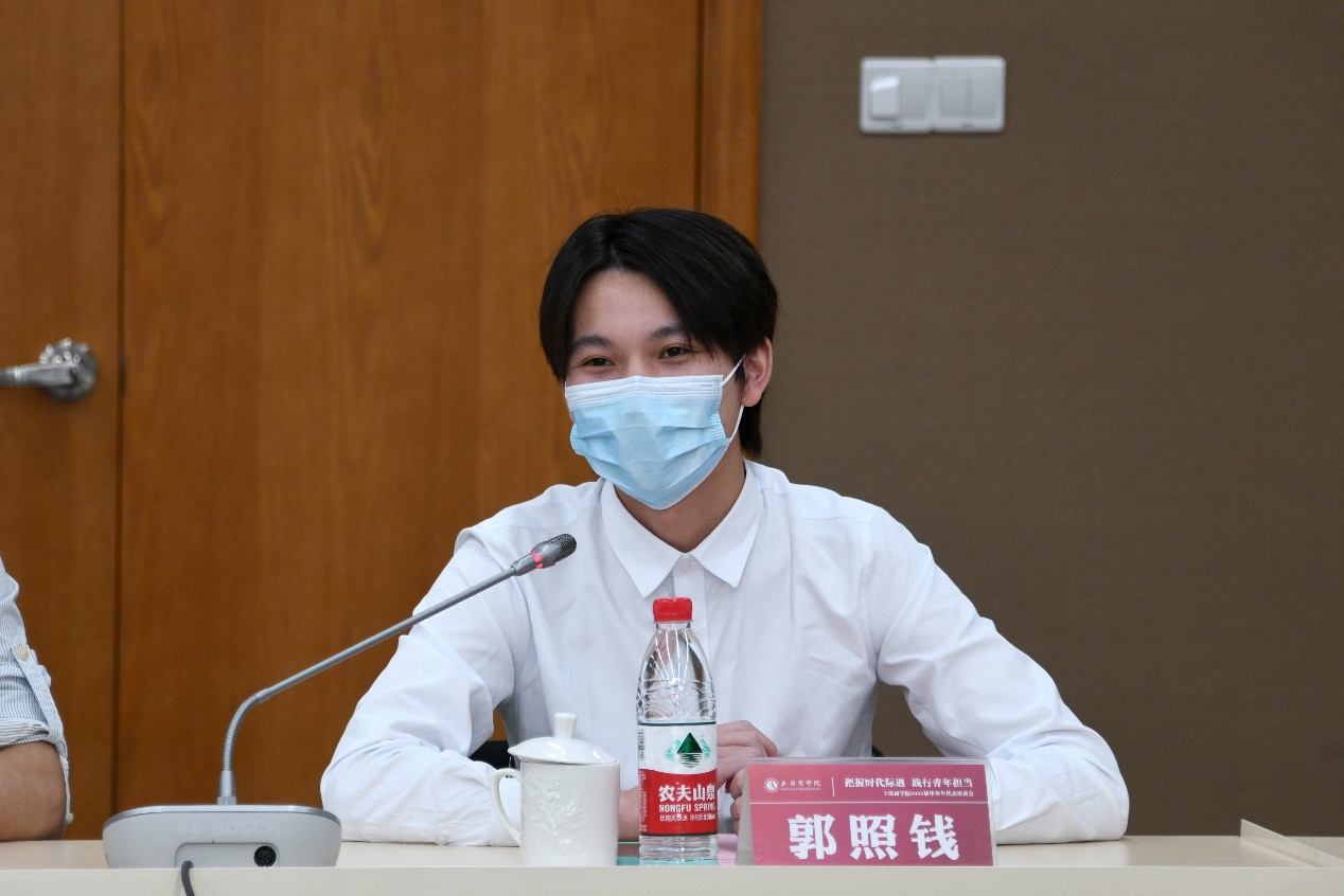 毕业生代表交流发言 毕业生代表交流发言