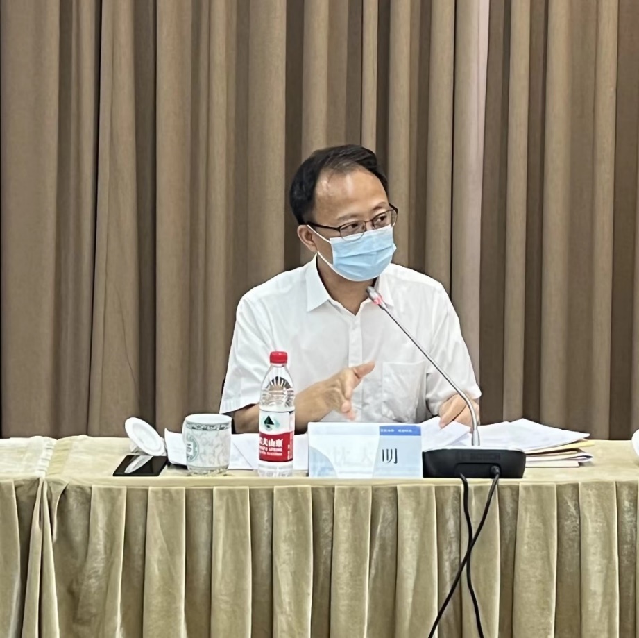 学校召开上海市第十二次党代会精神传达与宣讲会,由校党委书记沈大明传达与宣讲 学校召开上海市第十二次党代会精神传达与宣讲会,由校党委书记沈大明传达与宣讲