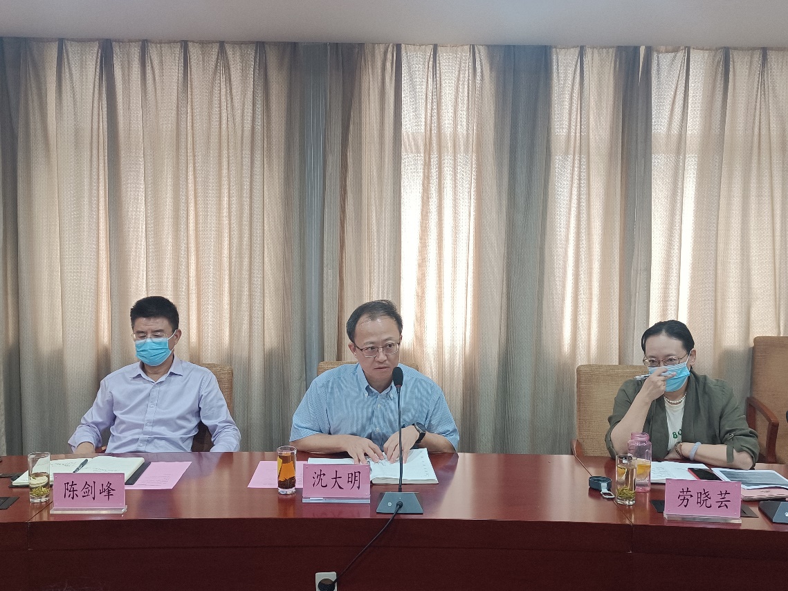 (图为其他校领导发言) (图为其他校领导发言)