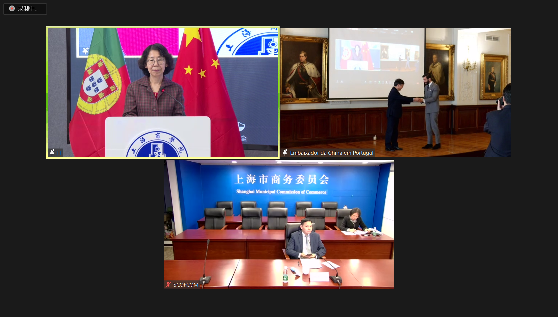 图为赵本堂大使为学员颁发结业证书 图为赵本堂大使为学员颁发结业证书
