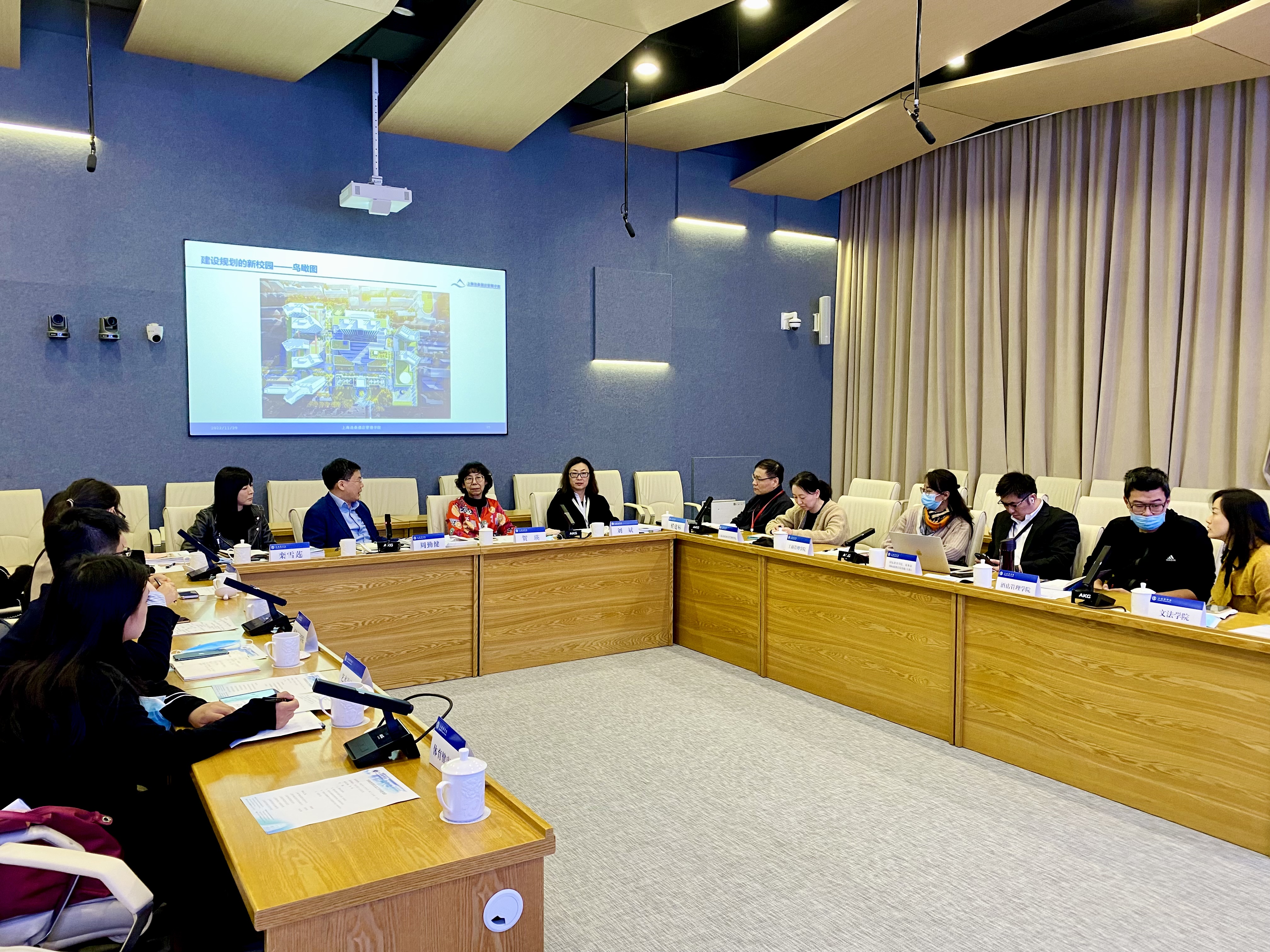 图为周勤健处长发言 图为周勤健处长发言