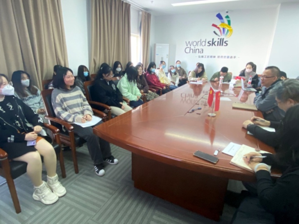 与会师生交流发言