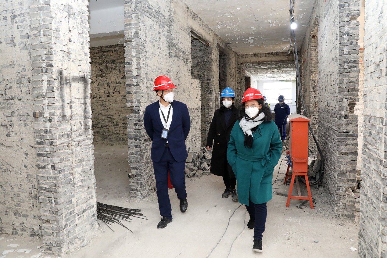 校领导带队视察漕宝路校区现场 校领导带队视察漕宝路校区现场