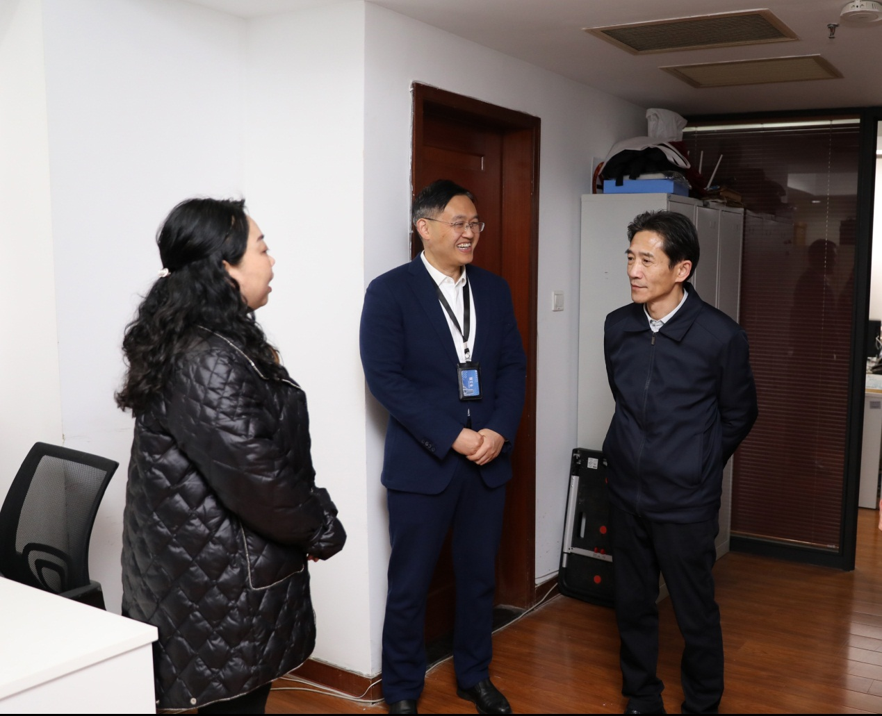 图为校长吴忠、副校长张绍华带队检查开学准备工作 图为校长吴忠、副校长张绍华带队检查开学准备工作