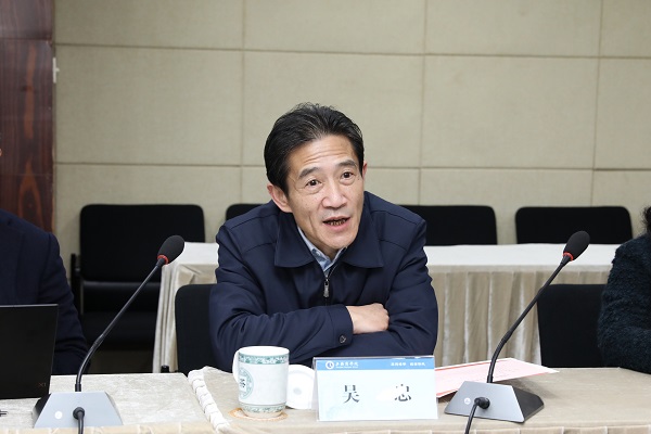 图为校党委副书记、校长吴忠发言 图为校党委副书记、校长吴忠发言