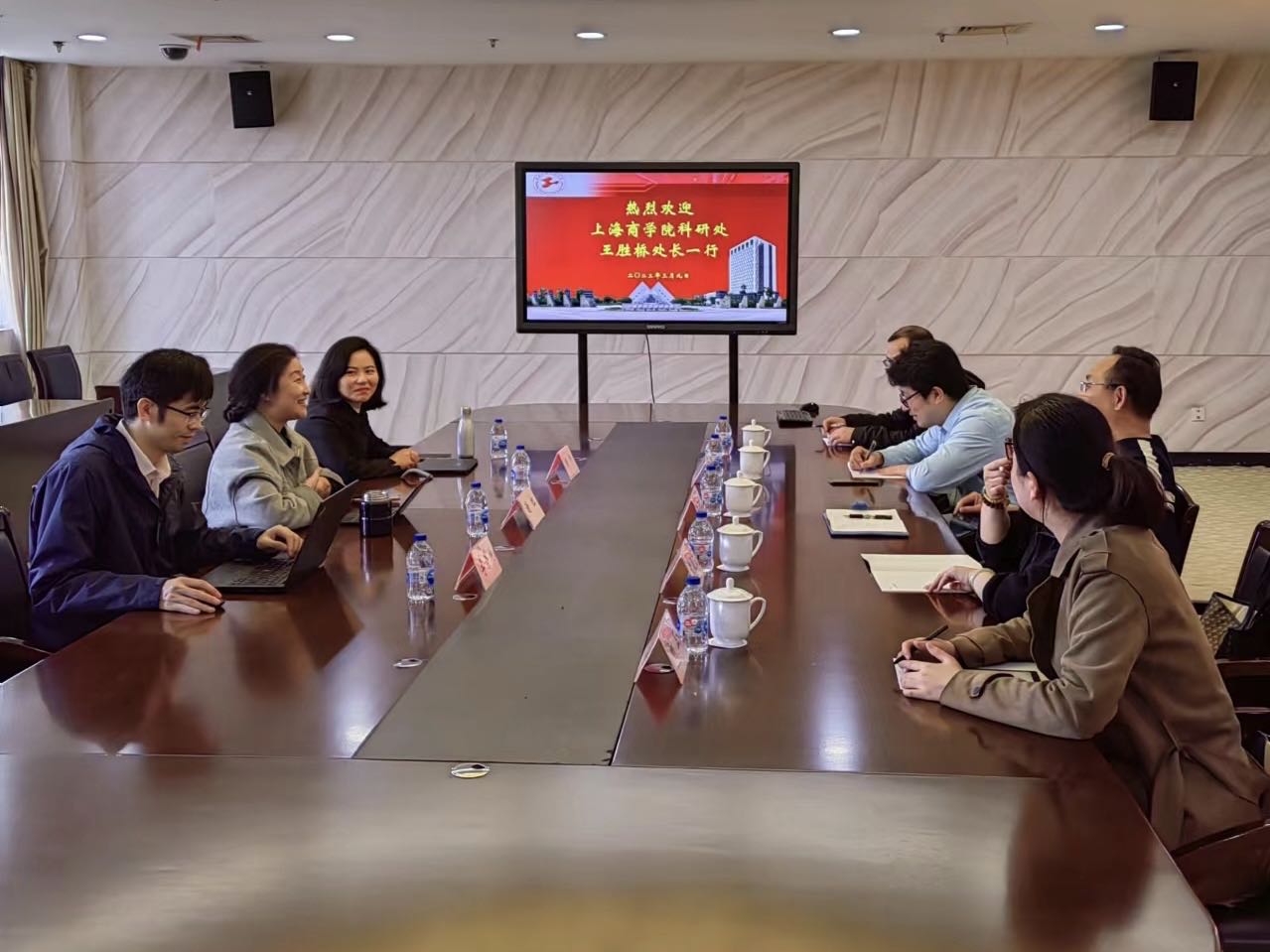 下午在上海工程技术大学学习交流现场 下午在上海工程技术大学学习交流现场