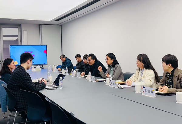 图为走访交流会现场 图为走访交流会现场
