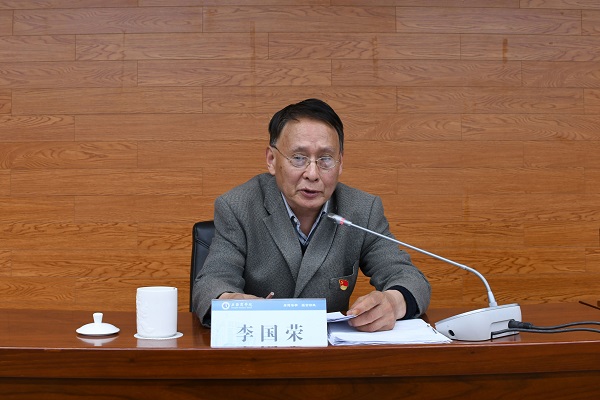 图为市委第十八巡回指导组副组长李国荣同志讲话 图为市委第十八巡回指导组副组长李国荣同志讲话