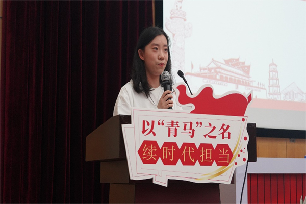 新学员代表陆晨悦同学发言 新学员代表陆晨悦同学发言