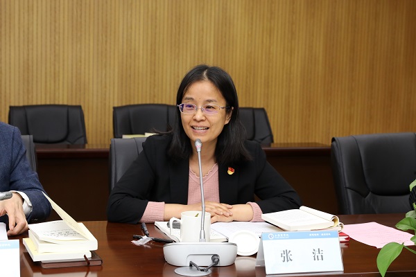 党委副书记、纪委书记张洁对《习近平新时代中国特色社会主义思想学习纲要》进行了导读 党委副书记、纪委书记张洁对《习近平新时代中国特色社会主义思想学习纲要》进行了导读