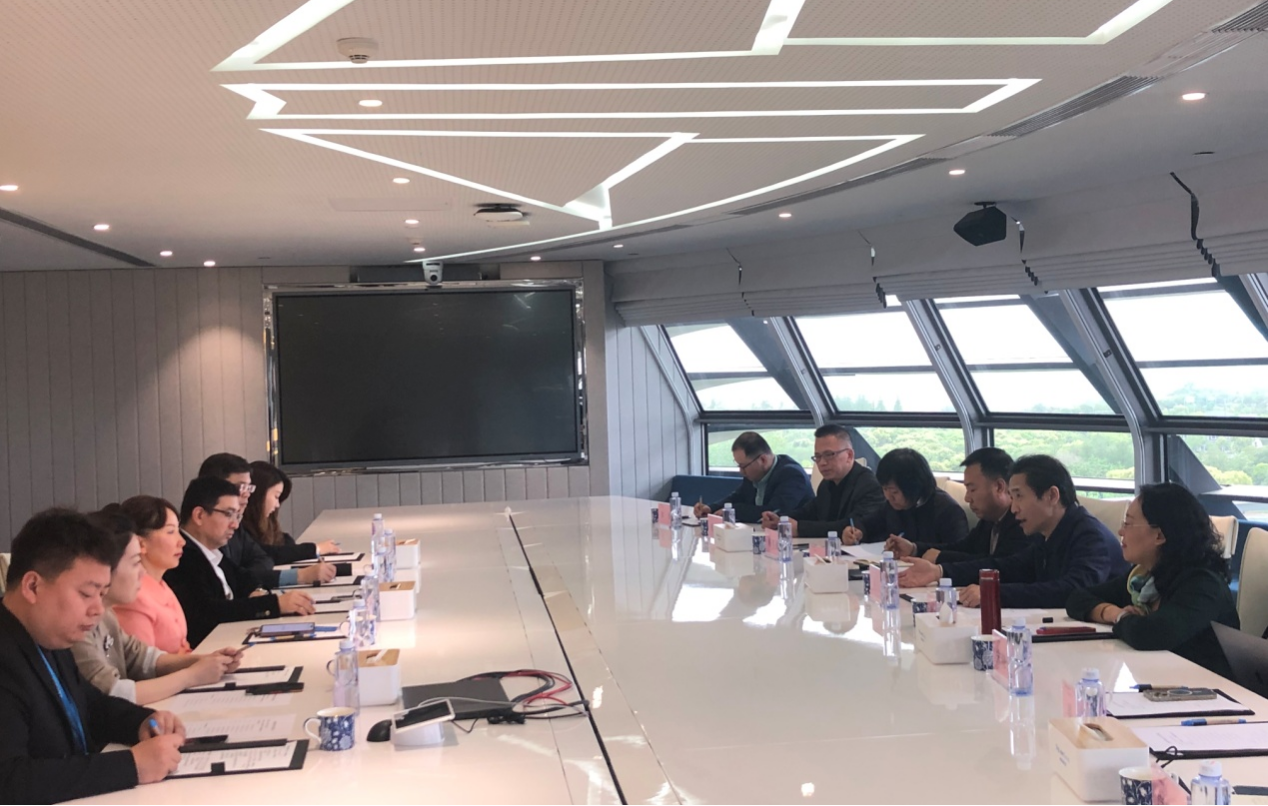 图为调研会议现场 图为调研会议现场