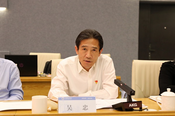 校党委副书记、校长吴忠发言 校党委副书记、校长吴忠发言