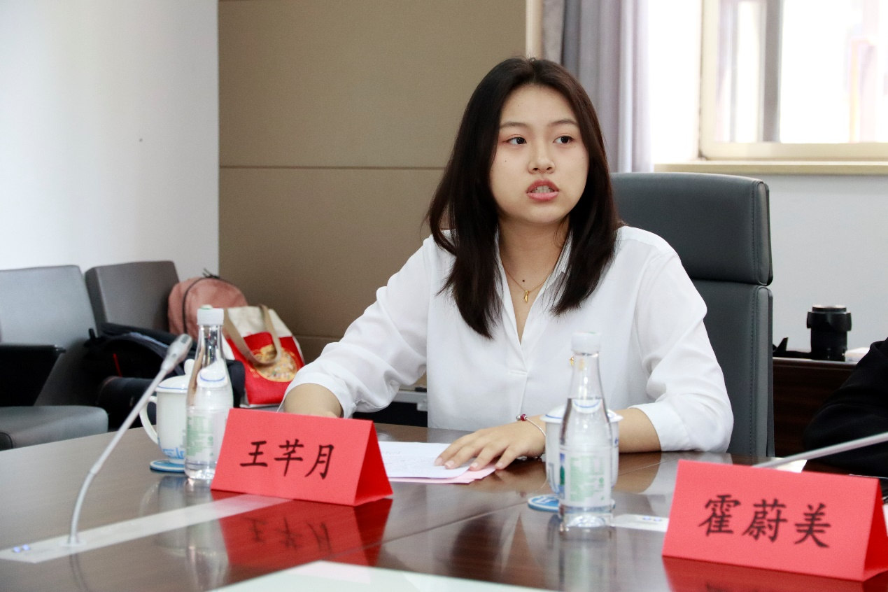 我校学生代表王芊月发言 我校学生代表王芊月发言
