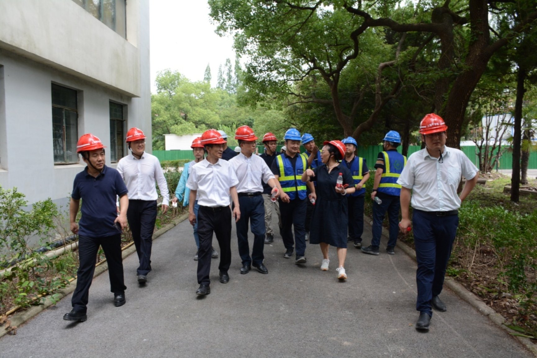 校领导检查漕宝路校区建设进展 校领导检查漕宝路校区建设进展