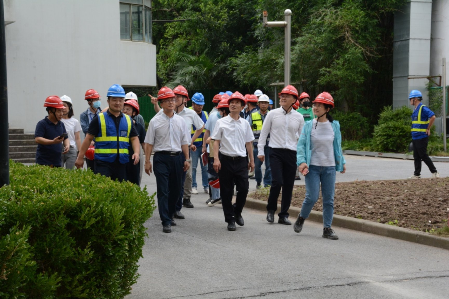 校领导检查漕宝路校区建设进展 校领导检查漕宝路校区建设进展