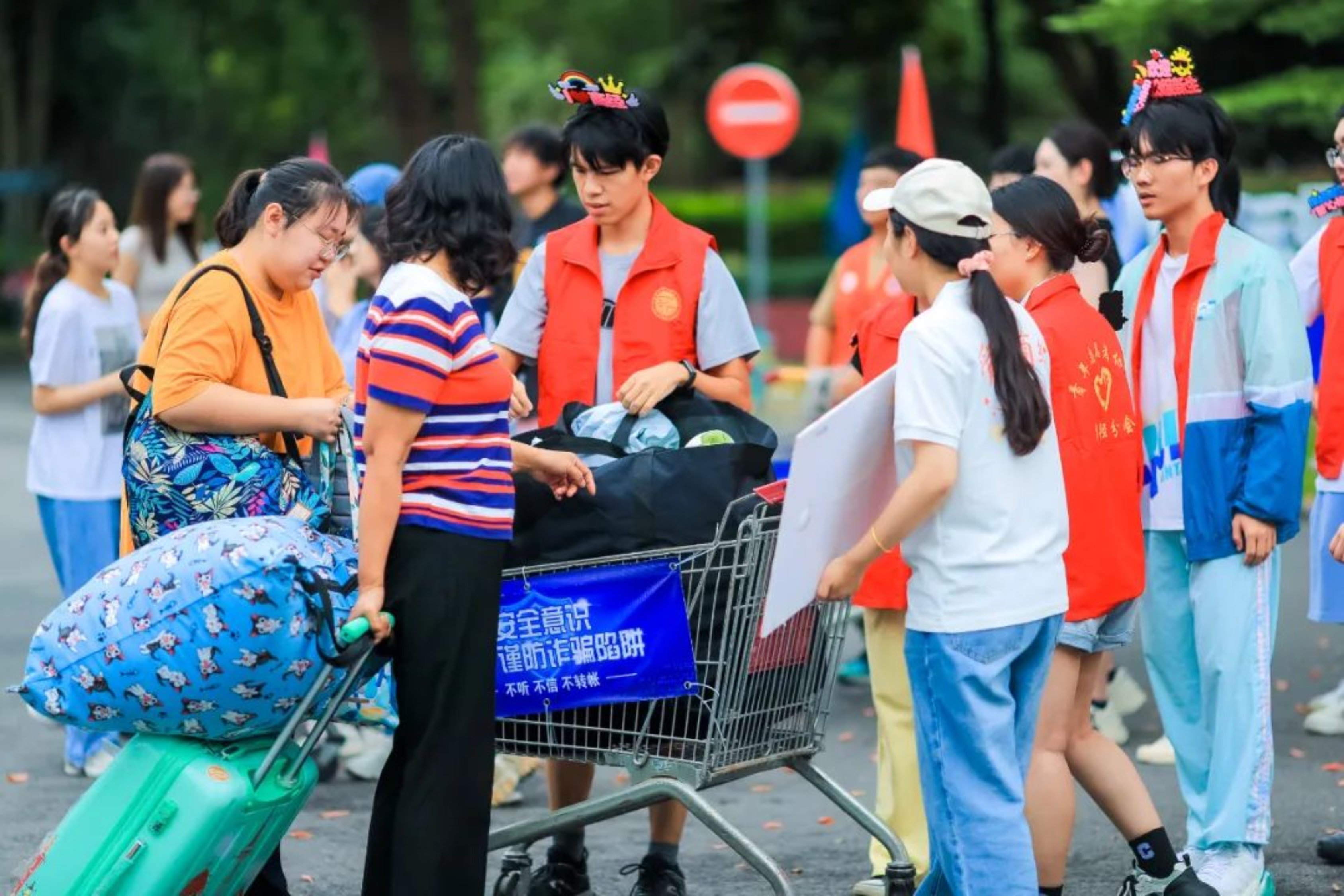 志愿者迎新 志愿者迎新